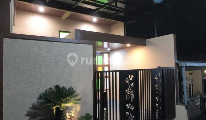 Rumah Bagus Semi Furnished di Rogojembangan Kedungmundu Hadap Utara 1