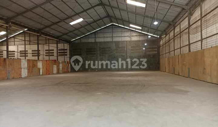 Ready-to-Use Warehouse on Mangkang Main Road, West Semarang 2
