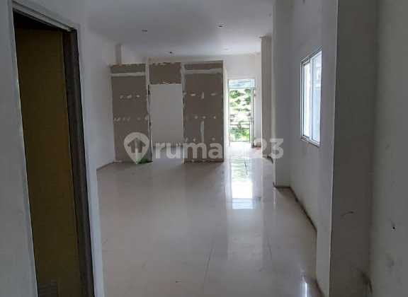 Ruko 3 Lantai Siap Pakai Lokasi Strategis Tengah Kota Cocok Untuk Kantor  2