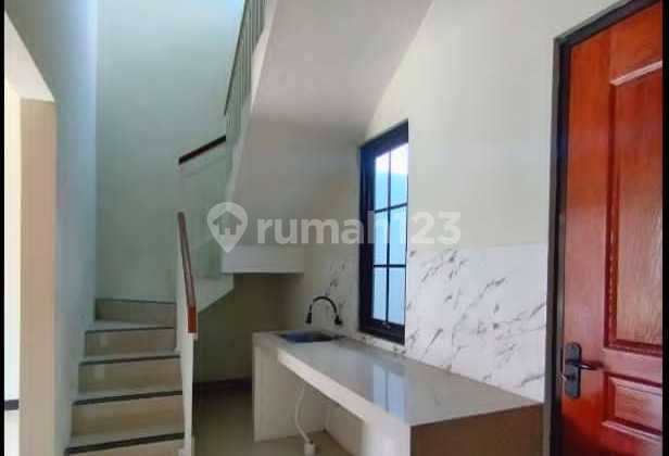 Beautiful New House, Ready to Occupy, Can Use KPR in Pedurungan, East Semarang 2