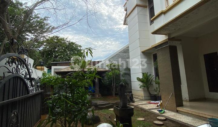 Indonesian Property Translation: "Large 2-Storey House on Front Road, Fits Single Truck, Near Barito Street, East Semarang" 2