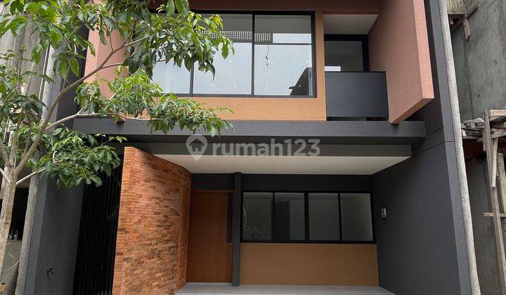 [FOR SALE:KEMANG - JERUK PURUT]*Kemang
- Jeruk Purut Exlusive Townhouse Modern
Minimalis Designed by Studio Kas Lokasi
Stretegis. 1