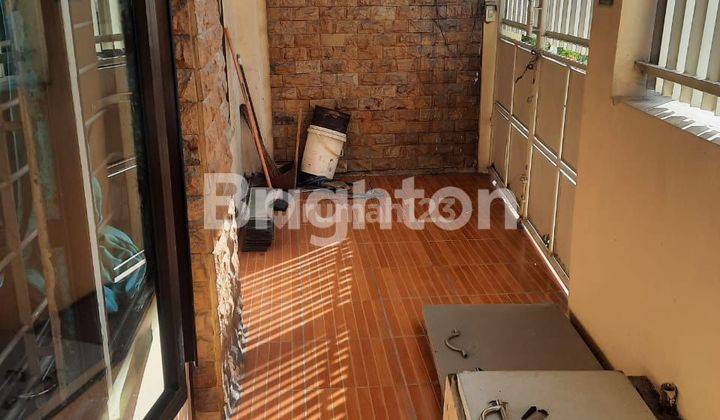 RUMAH 1.5 LANTAI DI TAMBAK ADI ROW JALAN LEBAR 2