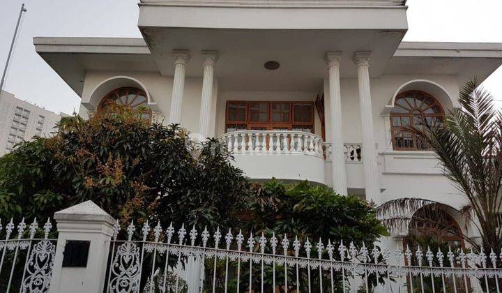 Rumah Mewah Posisi Hook Dalam Komplek Cipaganti Bandung 1