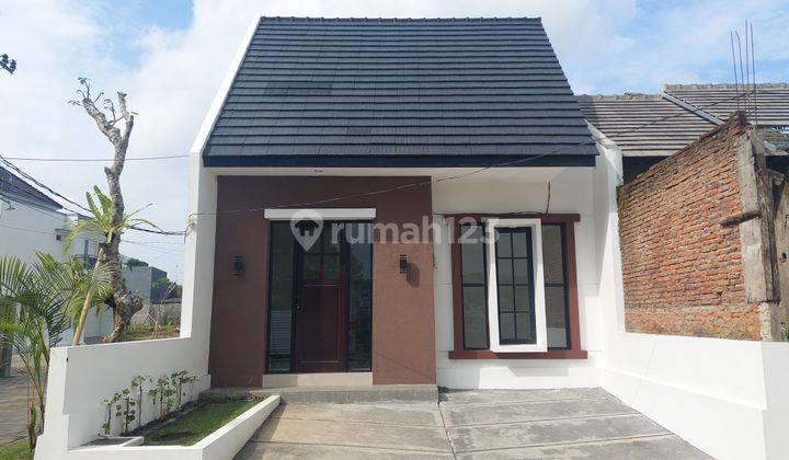 Rumah Baru Unfurnished SHM di Jalan Komud Abd Saleh, Pakis, Malang 2