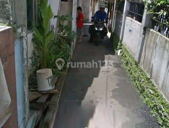 Dijual Rumah Tua Hitung Tanah Luas 300m² Akses Motor Dkt Stasiun 2