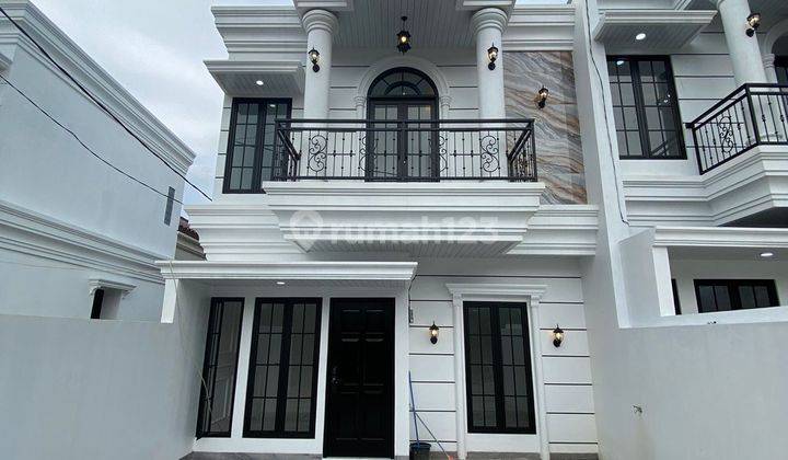 Dijual Rumah Classic Cluster One Gate Lt66m² Kebembem Jagakarsa 1