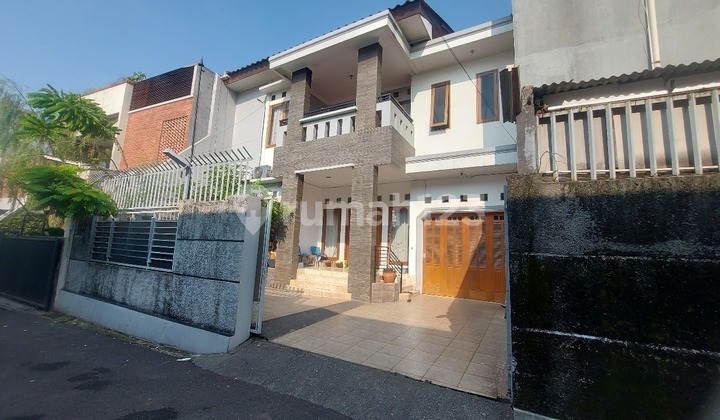 Rumah Nyaman Daerah Tebet Jakarta Selatan Akses 2 Mobil