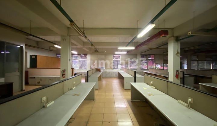 Gedung Kantor 3 Lantai / Office Space Harga Dibawah NJOP Lokasi Strategis di Kalibata