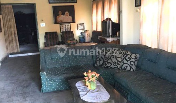 Rumah Gaya Klasik di Jalan Raya Bogor - Harga di Bawah NJOP!