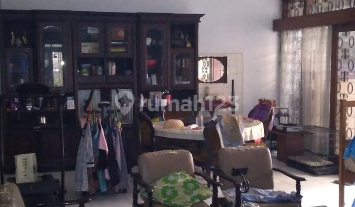 Rumah Pinggir Jalan Raya dengan Taman Luas di Condet Jakarta Timur 2