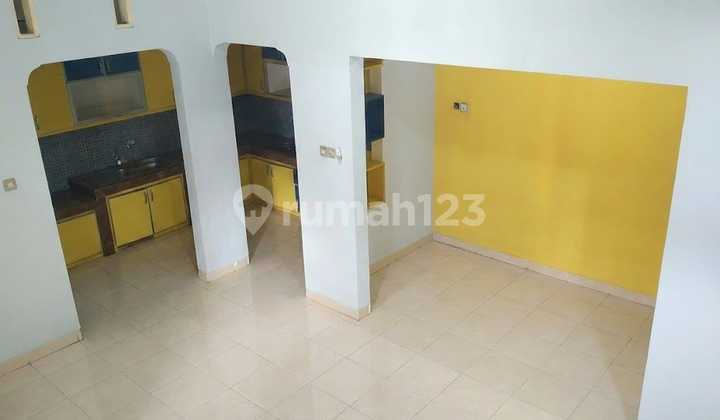 Rumah Nyaman di Daerah Condet 2