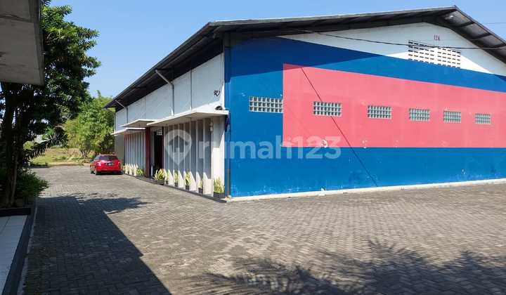 Warehouse for Sale with Facilities on Bypass Cicalengka, Bandung Regency