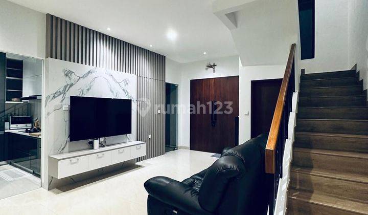 ruang keluarga dijual rumah siap huni di