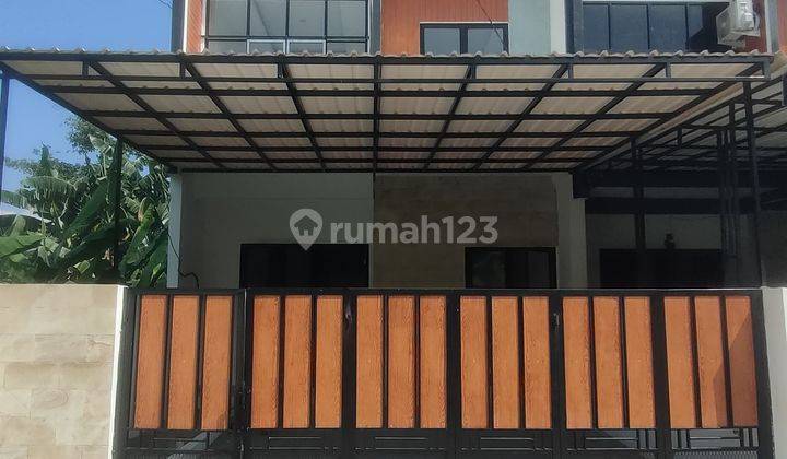 Rumah Mewah 2,5 Lantai plus Rooftop 
DP KPR 70 Jutaan  1