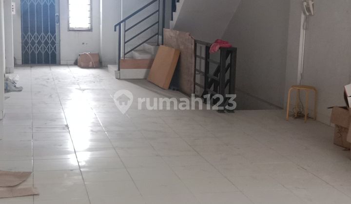 Dijual Ruko 3 Lantai di Jl. Aries Utama III, Raya Meruya Ilir