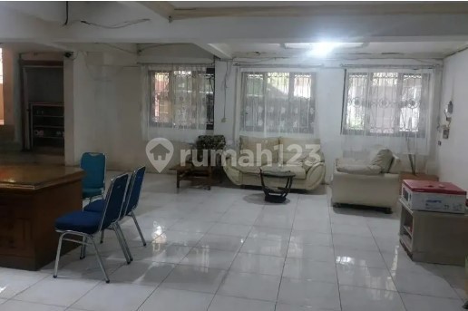 Dijual Rumah Strategis 2 Lantai di Jl. Karang Bolong I Dijual Rumah Strategis 2 Lantai di Jl. Karang Bolong I