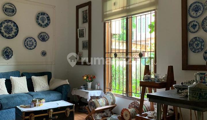 Dijual Rumah 1,5 Lantai di Puri Indah, Kembanan Selatan