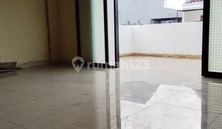 Dijual Rumah 2.5 Lantai di Perumahan Taman Semanan Indah, Kalideres