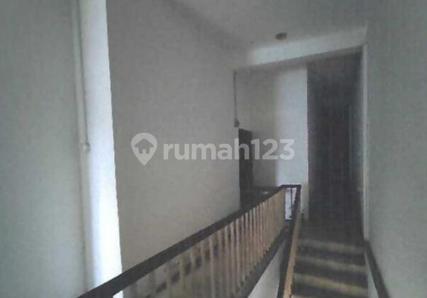 Strategic 3-Storey Shophouse on Jl. Mangga Besar, West Jakarta