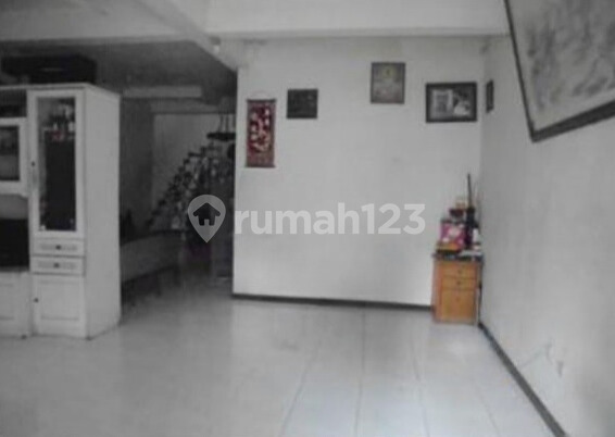For Sale 2-Story House in Graha Sunter Pratama Housing Complex, Jl. Selat Sumba For Sale 2-Story House in Graha Sunter Pratama Housing Complex, Jl. Selat Sumba