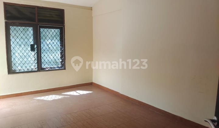 2-Story House in Villa Pamalung, Setu, South Tangerang City