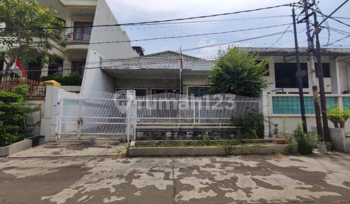 Rumah di Komplek Perumahan Pluit Sakti, Jakarta Utara Rumah di Komplek Perumahan Pluit Sakti, Jakarta Utara