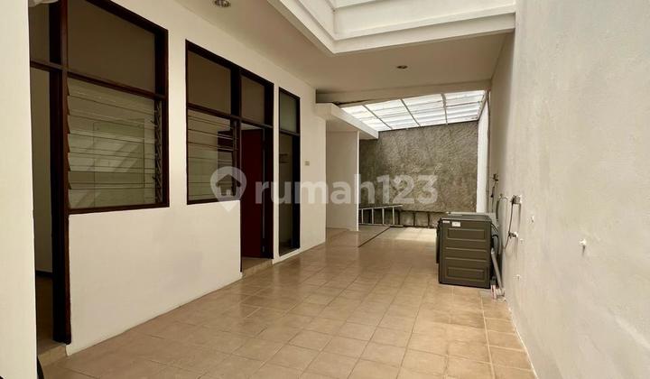 House for Rent in Kemang Dalam, No Flooding 2