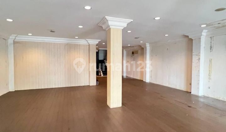 For Sale 7-Story Building in Thamrin, Central Jakarta 2