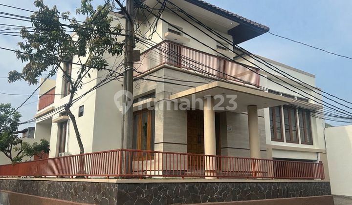 Di Jual Rumah Bagus di Ciputat Timur. Lokasi Strategis Di Jual Rumah Bagus di Ciputat Timur. Lokasi Strategis