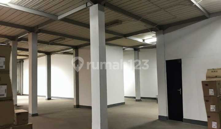 For Rent Warehouse in Pasar Minggu. Strategic Location. 2