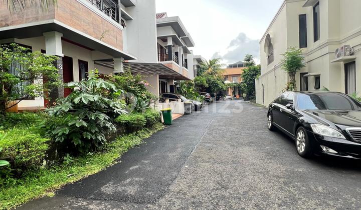 Di Sewakan Rumah di Pejaten Dalam Town House Furnished 2