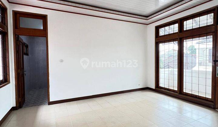 Disewakan Rumah Bisa Untuk Kantor Di Pejaten 2