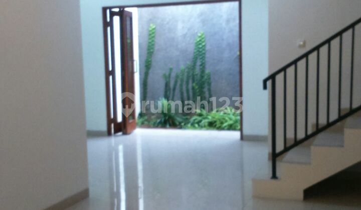 Di Sewakan Rumah 2 Lantai Di Dalam Town House 2