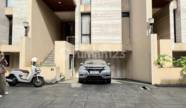 For Rent House in Pejaten Dalam Town House Furnished