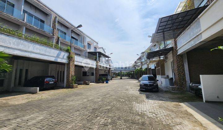 Di Jual Villa Temurah Komplek Lacoste Paradise Sunggal 2