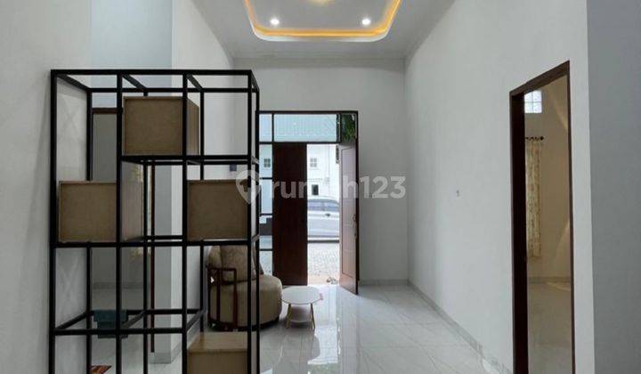 Di Jual Villa Terawat Komplek Casablanca 2