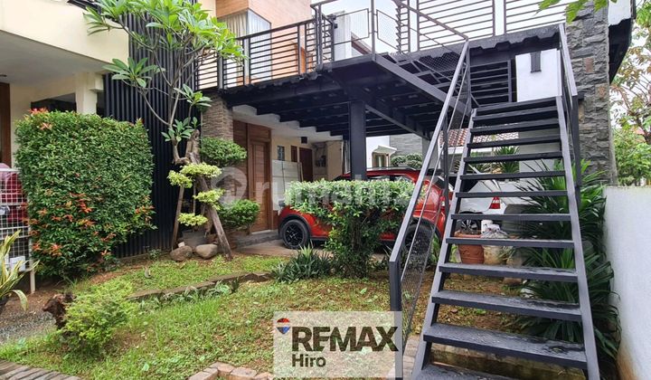 Dijual Rumah Tinggal 2 Lantai Plus Kolam Renang , Dekat Komplek Sekolah Di Kemang Pratama 1 Bekasi 2