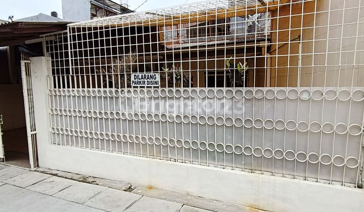 RUMAH 1,5 LT TERAWAT TAMAN RATU INDAH  BEBAS BANJIR JAKBAR  2