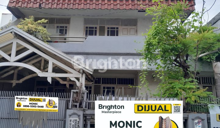 RUMAH TUA 2 LANTAI  HITUNG TANAH TAMAN RATU INDAH JAKBAR