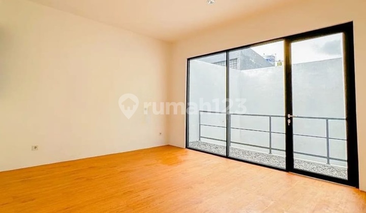 Brand New Scandinavian House 2,5 Lt Siap Pakai Bebas Banjir