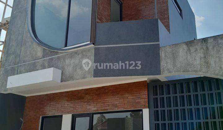 Jual Rumah Modern 2 Lantai Dekat Pusat Kota di Buahbatu 1