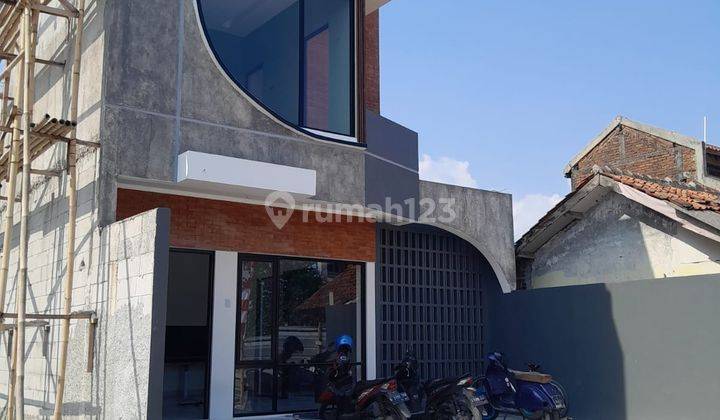 Rumah 2 Lantai Bergaya Modern Minimalis Dekat Telkom University di Buahbatu 1