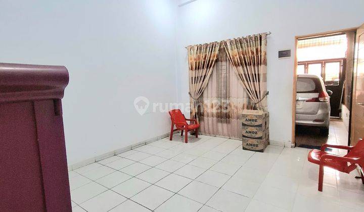 Dijual Townhouse Jalan Johar 2