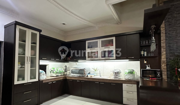 For Sale Villa In Makmur Indah Complex