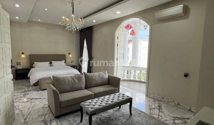 Jual Rumah Villa Lux Polonia The Palace Spesifikasi Bagus Furnish 1