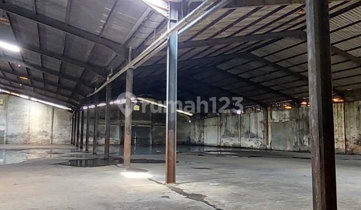 Commercial Warehouse, Ready-to-Occupy Adjoined Unit in Medan Sunggal Area. Commercial Warehouse, Ready-to-Occupy Adjoined Unit in Medan Sunggal Area.