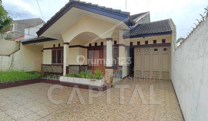 Rumah Bagus Unfurnished SHM di Cimahi Utara, Cimahi 1