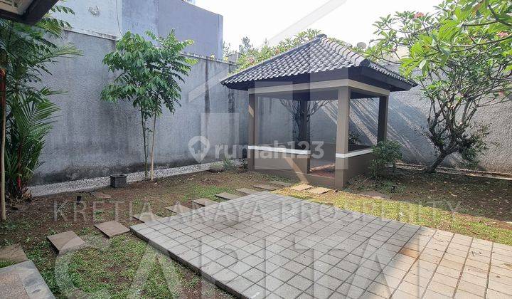 Rumah 2 Lantai Bagus Semi Furnished SHM di Kota Baru Parahyangan, Bandung 1