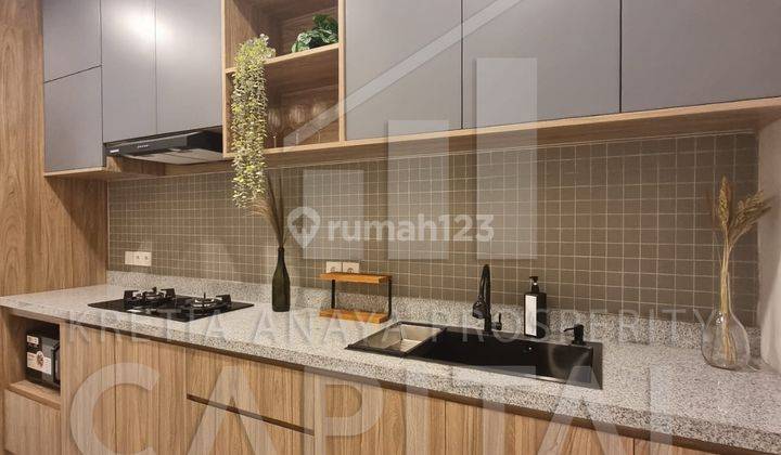 Rumah 2 Lantai Bagus Furnished SHM di Kota Baru Parahyangan, Bandung 2